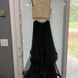 2 piece dress worn once, smoke free